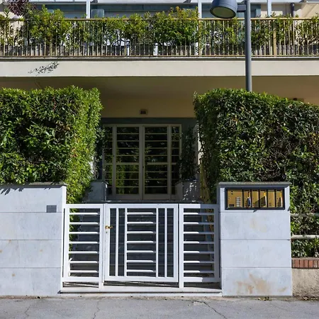 Apartment Casa Michelangelo, A Luxury Retrat In Close To The Passeggiata *