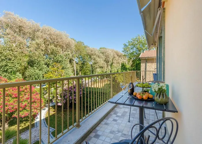 Casa Michelangelo, A Luxury Retrat In Close To The Passeggiata Apartment